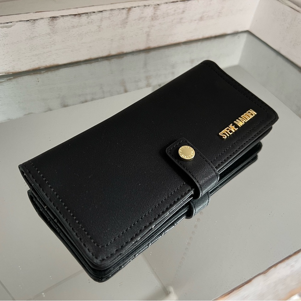 Steve Madden Bifold Wallet